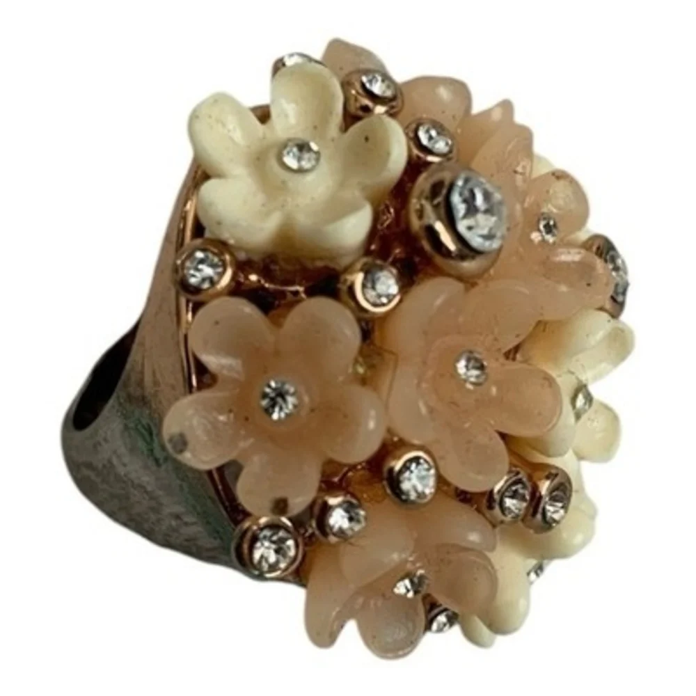 Vintage Floral Cluster Rhinestone Ring Beige Pale Pink Size 6.5 Costume Jewelry
